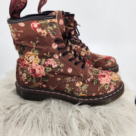 RARE Dr. Martens Brown Victorian Rose Floral 11821 - Picture 2 of 8